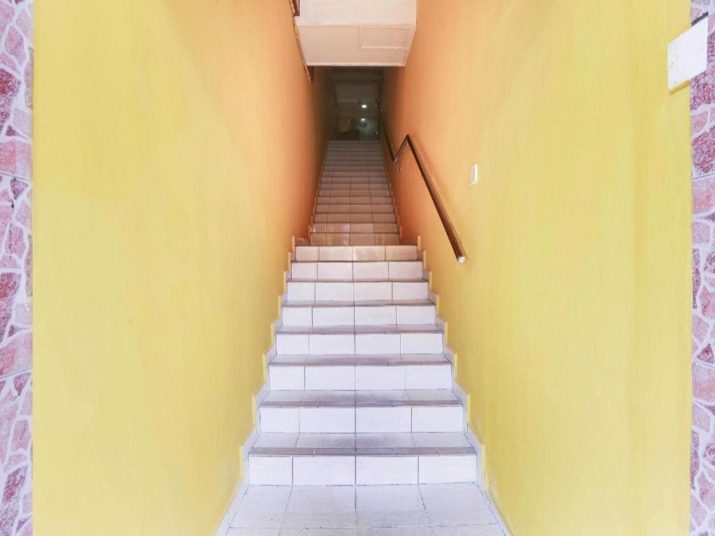 Oyo 89406 Lucky Budget Hotel ニライ エクステリア 写真